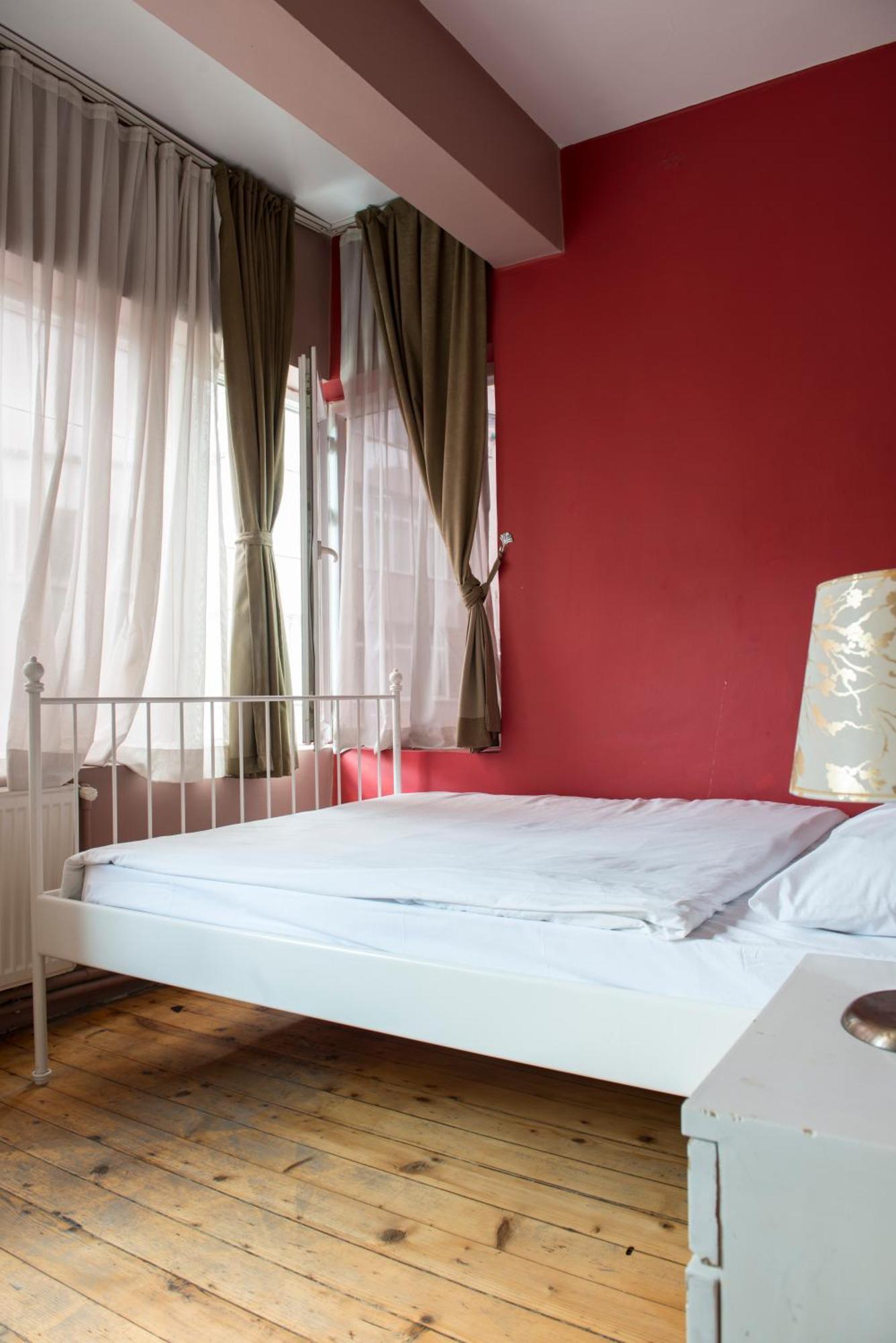 Cheers Midtown Hostel Истанбул Екстериор снимка